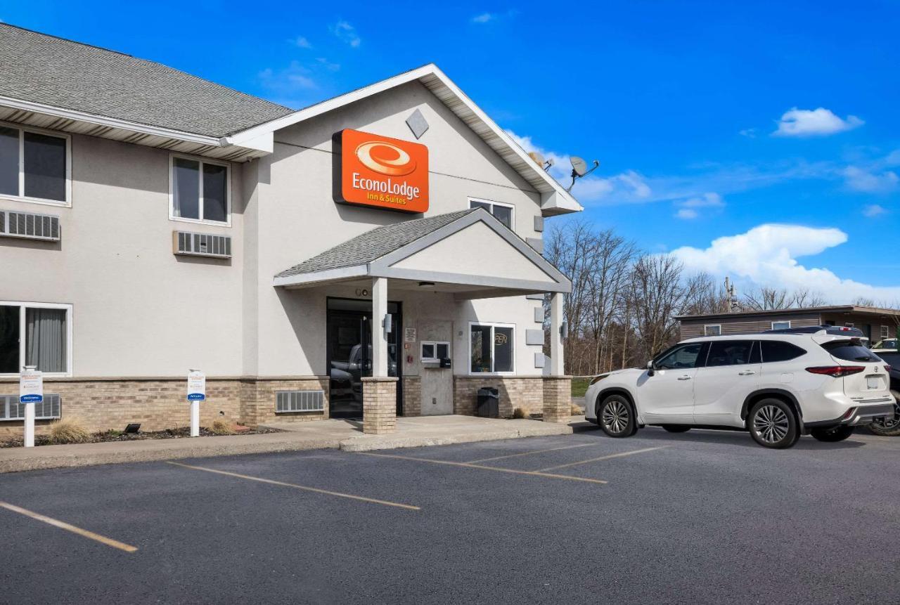 Econo Lodge Inn & Suites Canandaigua Exterior photo