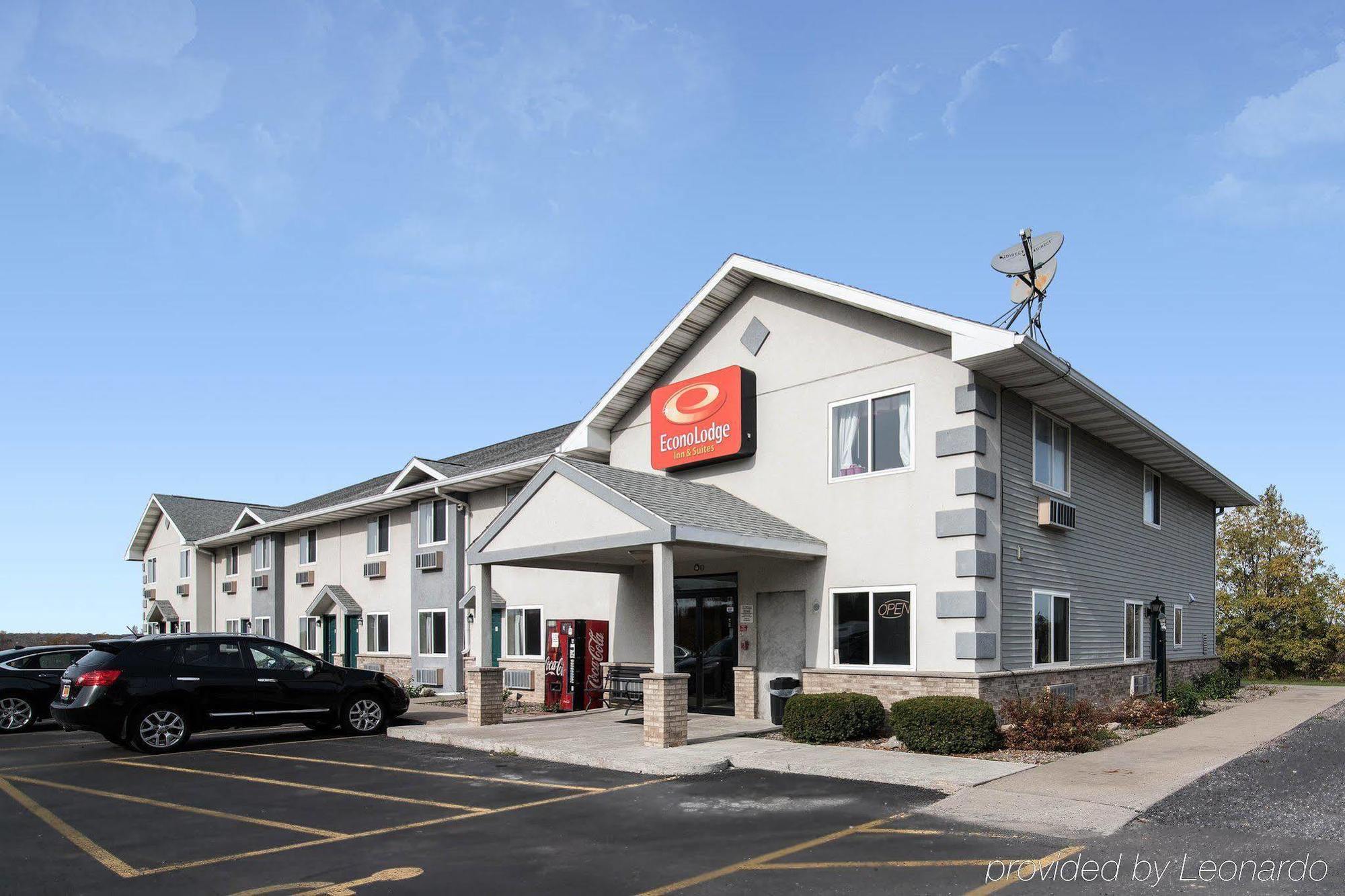 Econo Lodge Inn & Suites Canandaigua Exterior photo